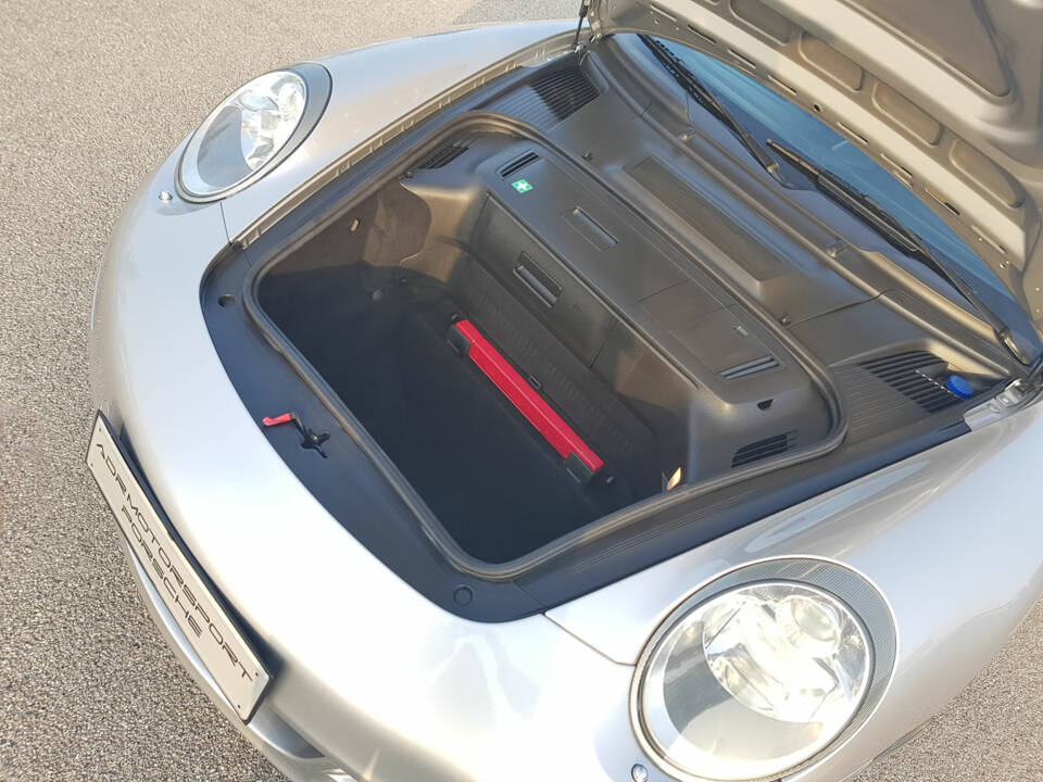 Image 12/15 of Porsche 911 Carrera (2006)