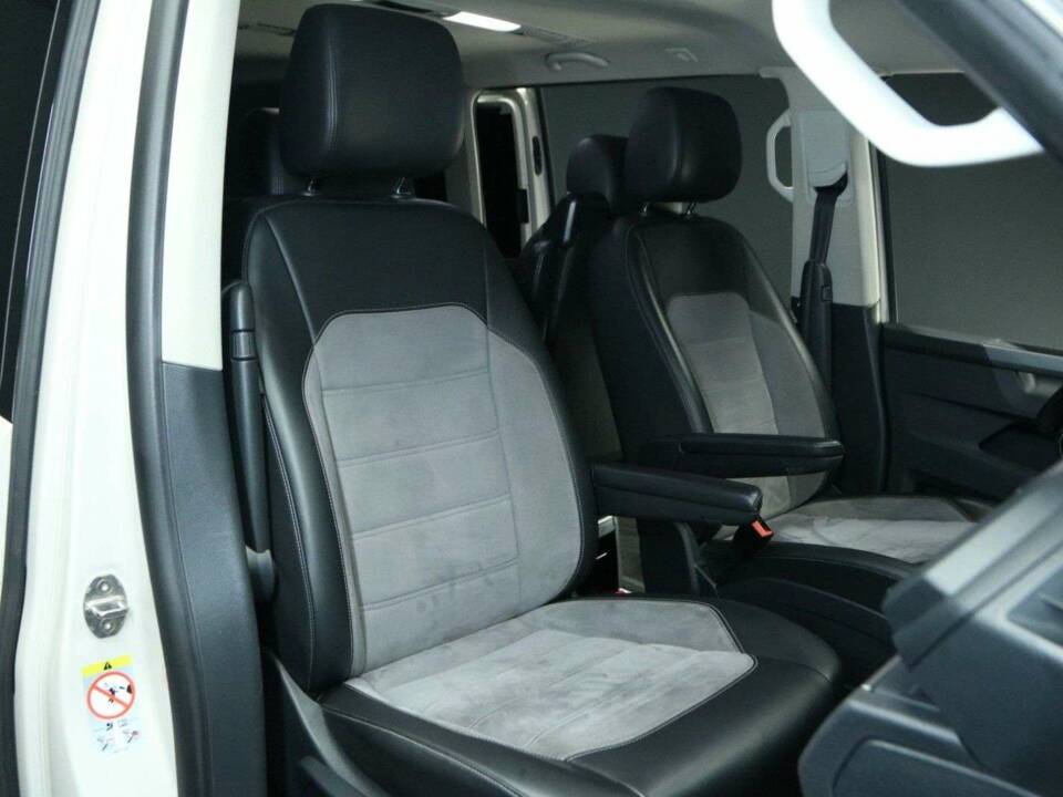 Image 22/50 of Volkswagen T6 Multivan 2.0 TDI (2020)