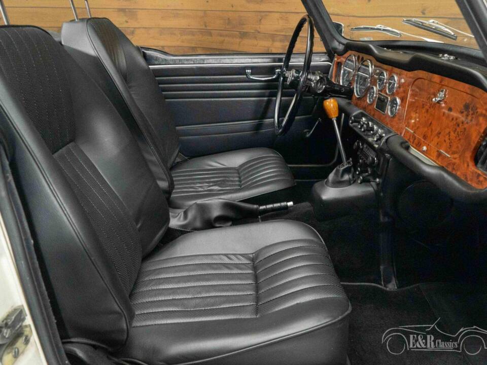 Image 7/19 of Triumph TR 4A (1966)