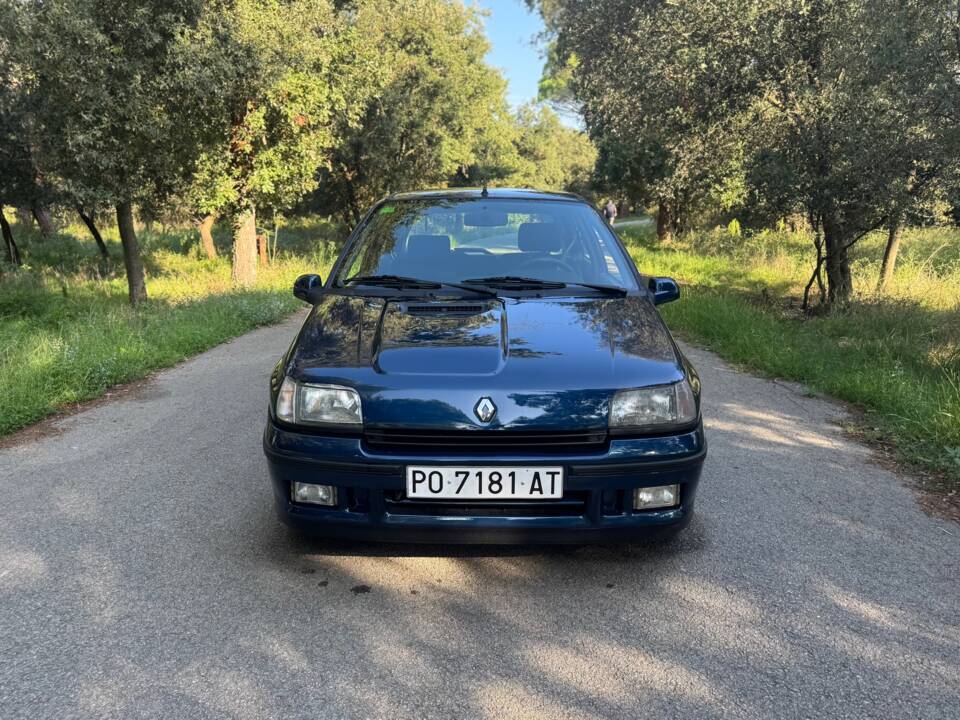 Bild 1/40 von Renault Clio I 1.8 16V (1993)