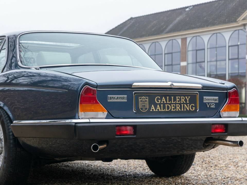 Image 49/50 of Jaguar XJ 12 (1987)