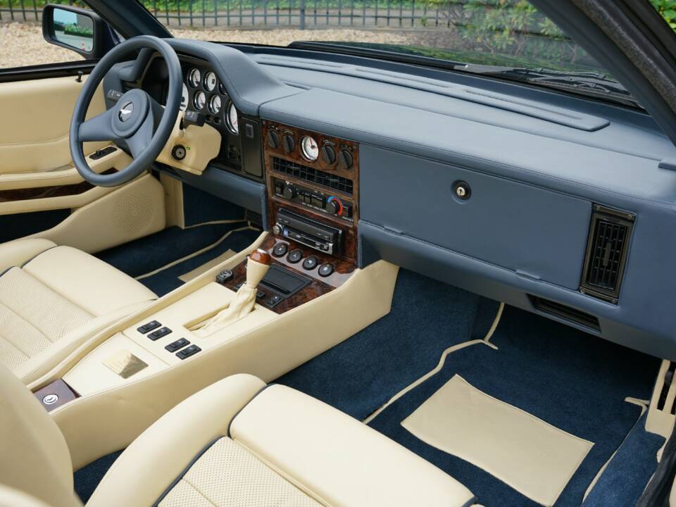 Bild 12/50 von Aston Martin V8 Zagato Vantage Volante (1990)