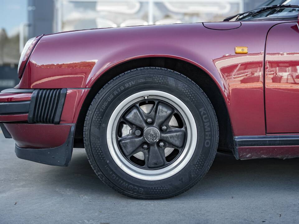 Bild 8/38 von Porsche 911 Carrera 3.2 (1986)