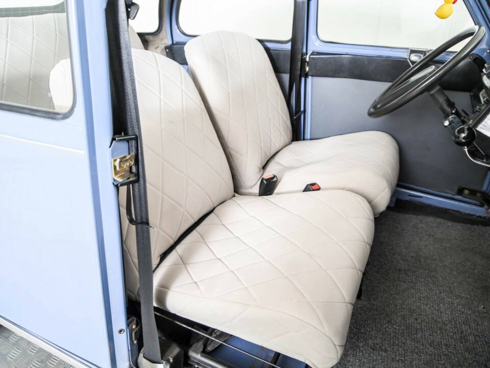 Image 16/50 of Citroën 2 CV 6 (1987)