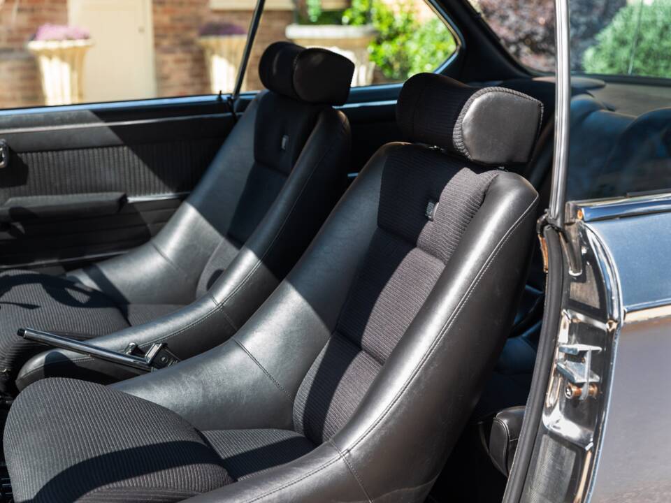Immagine 37/50 di BMW 3.0 CSi (1977)