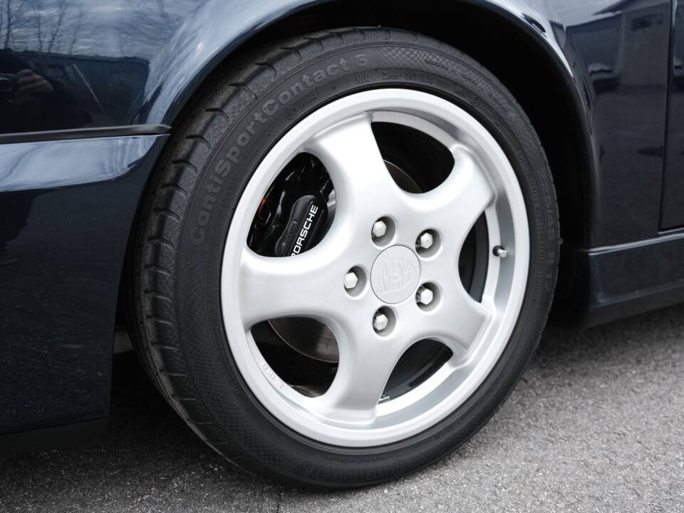 Bild 17/34 von Porsche 911 Carrera 4 (1991)