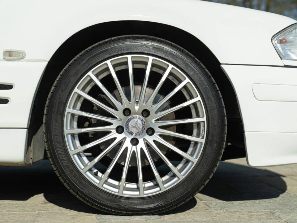 Image 19/50 of Mercedes-Benz SL 320 (1997)