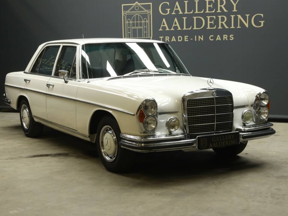 Bild 31/50 von Mercedes-Benz 280 SE (1970)