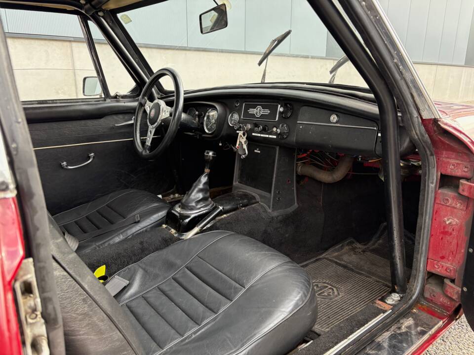 Image 8/17 de MG MGB GT (1967)