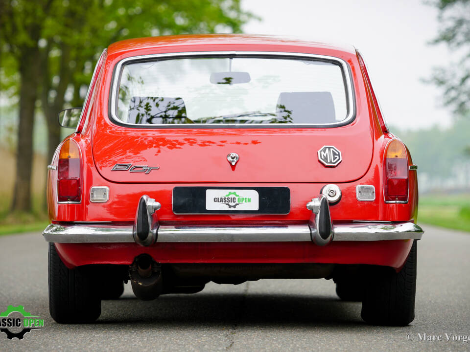 Image 44/46 de MG MGB GT V8 (1975)