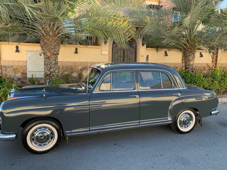 Image 5/8 of Mercedes-Benz 220 S (1959)