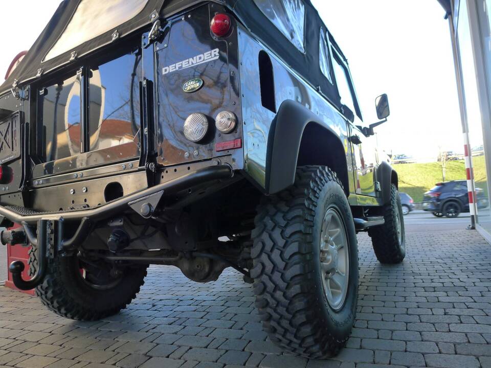 Bild 4/15 von Land Rover Defender 90 Heritage (2006)