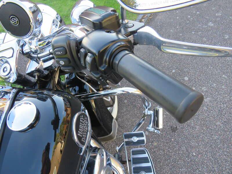 Image 14/43 of Harley-Davidson FLHR Road King (2009)