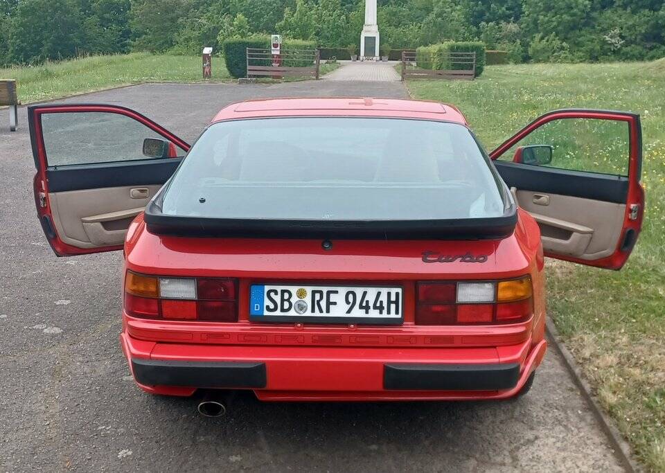 Bild 5/7 von Porsche 944 Turbo (1987)