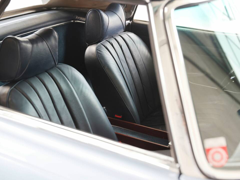 Immagine 28/40 di Mercedes-Benz 230 SL (1966)