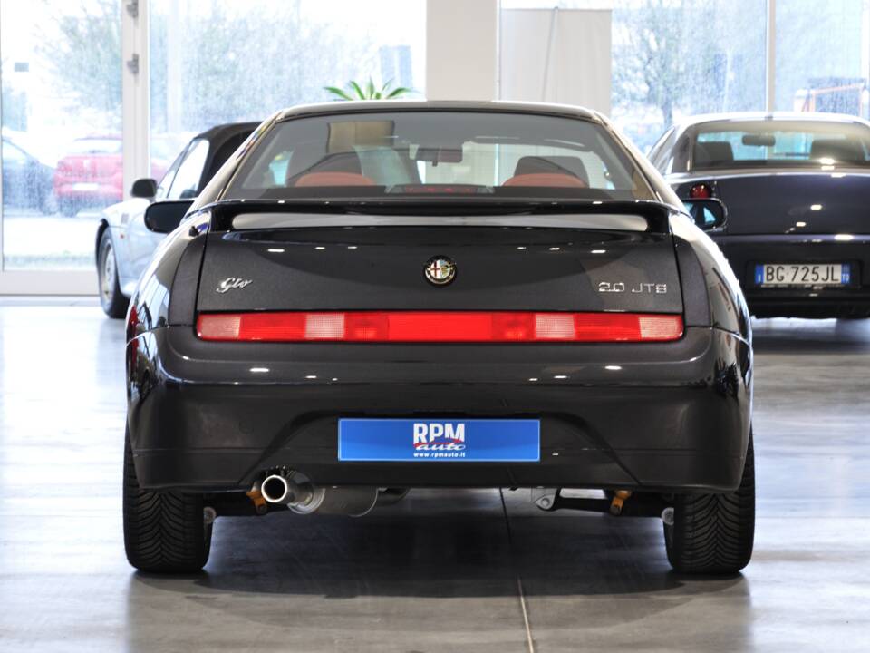 Immagine 4/39 di Alfa Romeo GTV 2.0 JTS (2005)