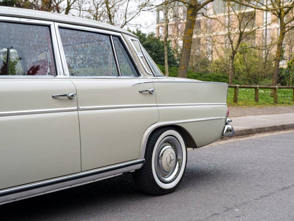 Bild 11/33 von Mercedes-Benz 300 SE (1965)
