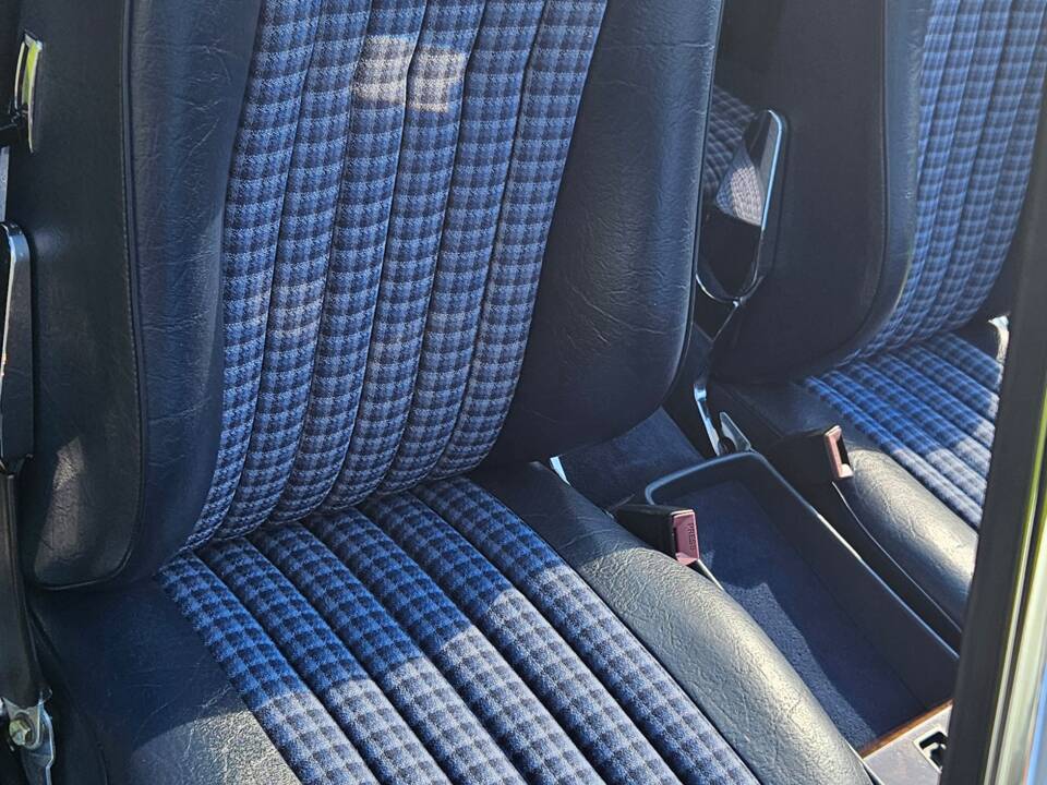 Image 13/22 of Mercedes-Benz 300 SL (1988)