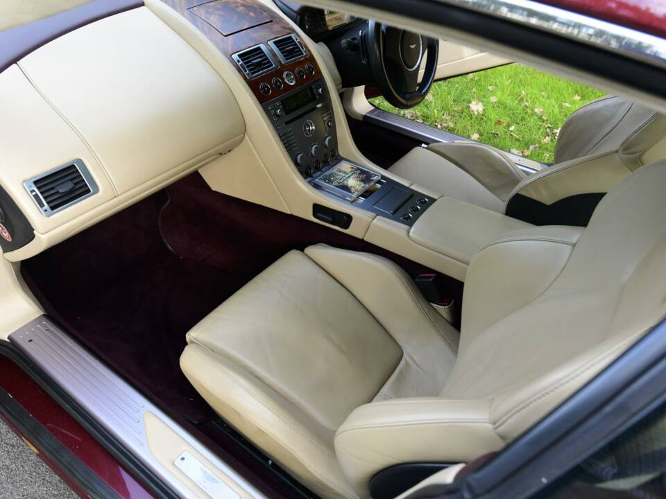 Bild 31/50 von Aston Martin DB 9 (2005)