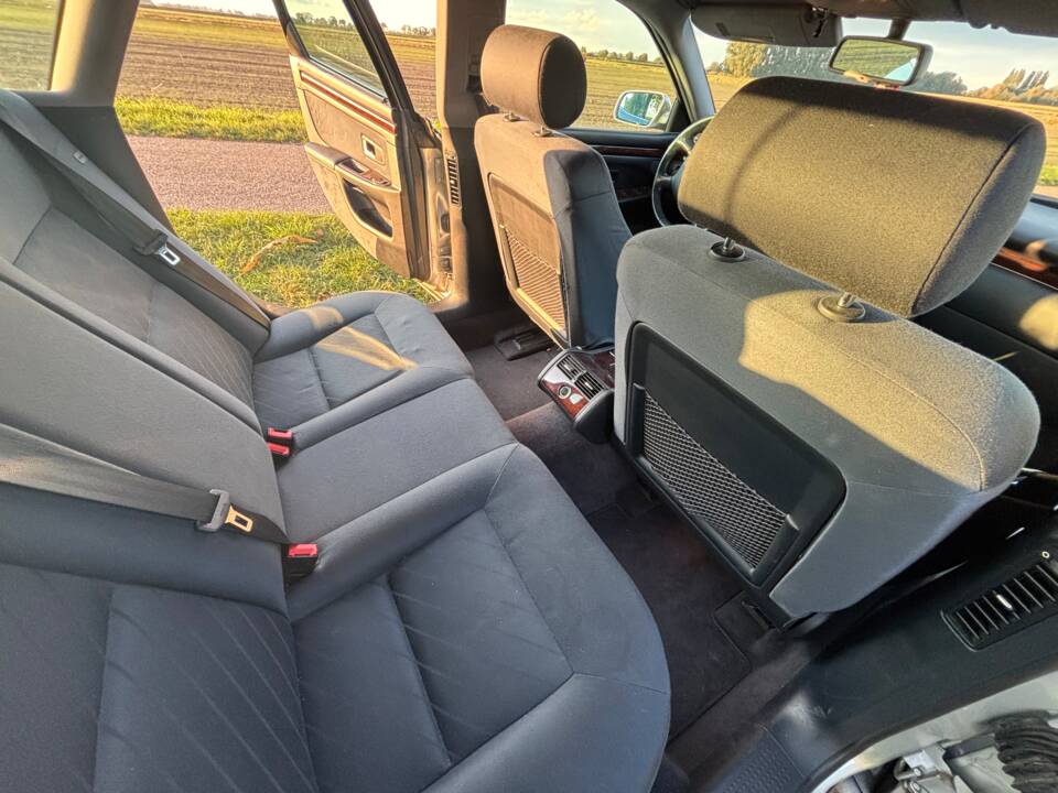 Bild 8/17 von Audi A8 3.7 (1998)