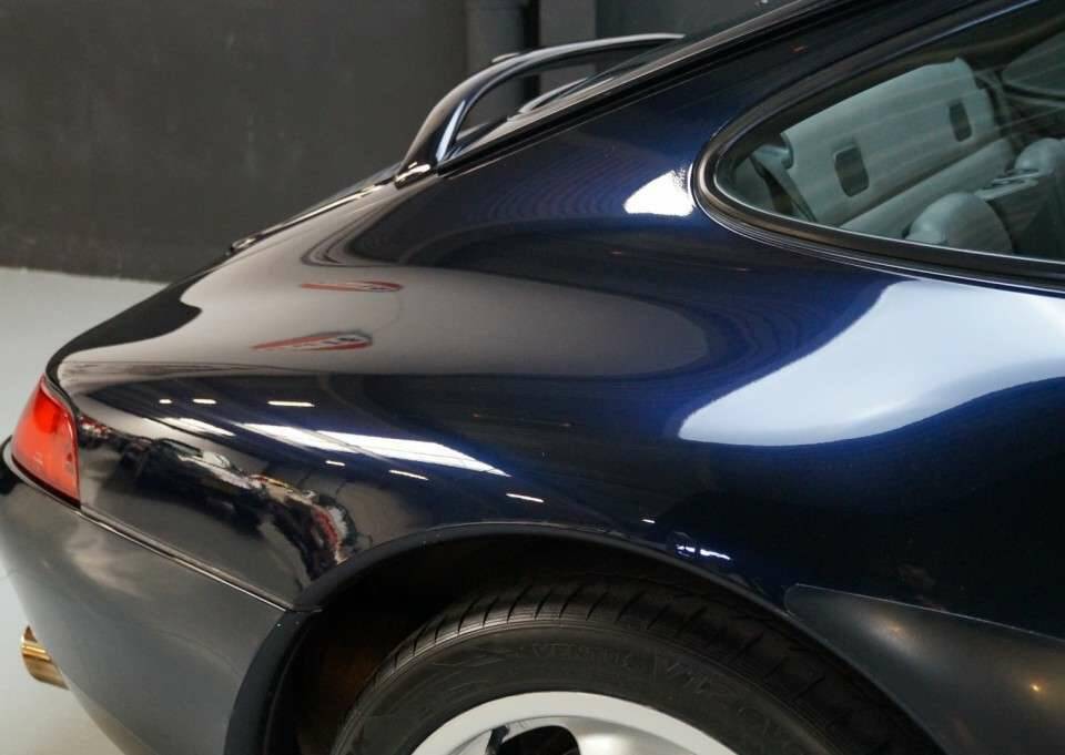 Image 31/50 of Porsche 911 Carrera (1995)