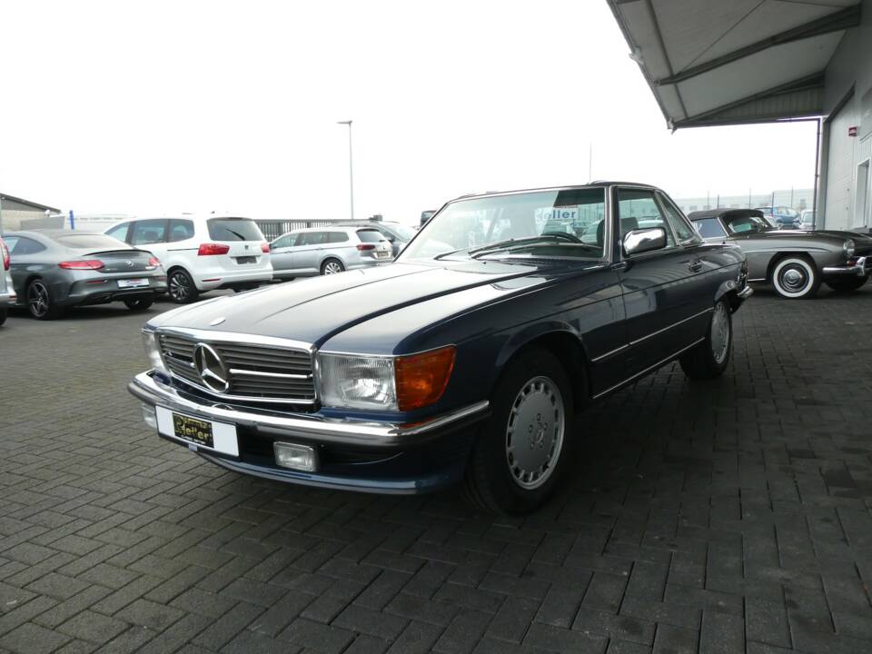 Bild 3/23 von Mercedes-Benz 560 SL (1989)