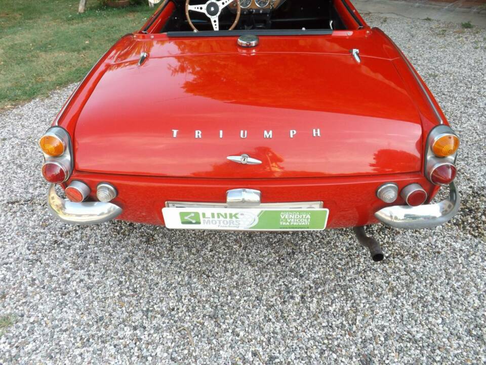 Image 34/50 of Triumph Spitfire Mk III (1968)