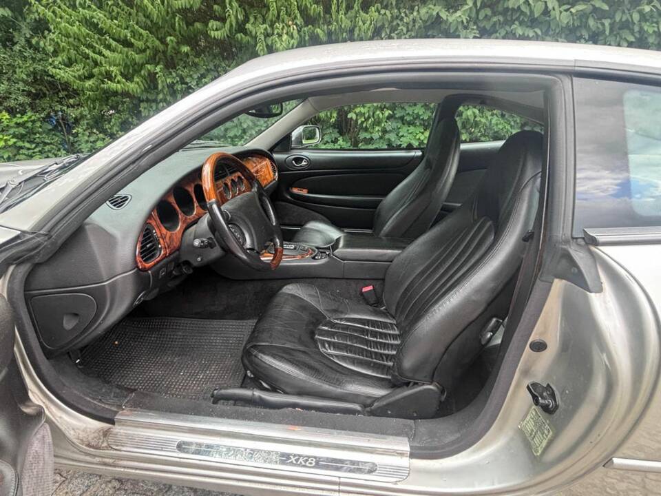 Afbeelding 2/8 van Jaguar XK8 4.0 (1998)