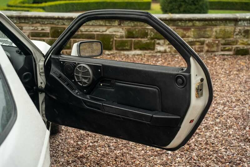 Image 31/50 of Porsche 928 S4 (1990)