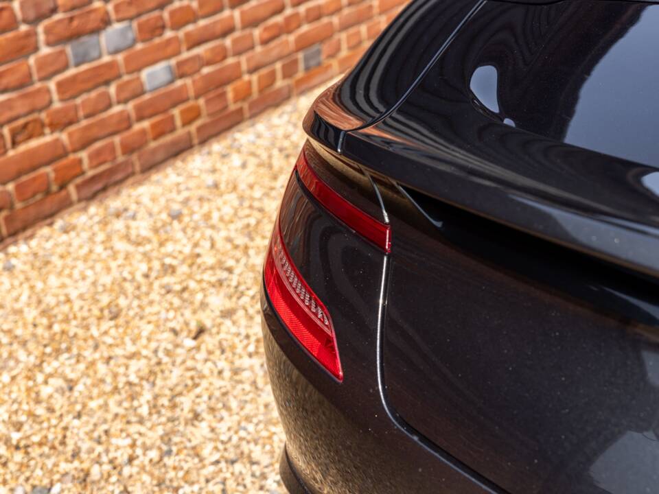 Imagen 22/57 de Aston Martin Vanquish Volante (2015)