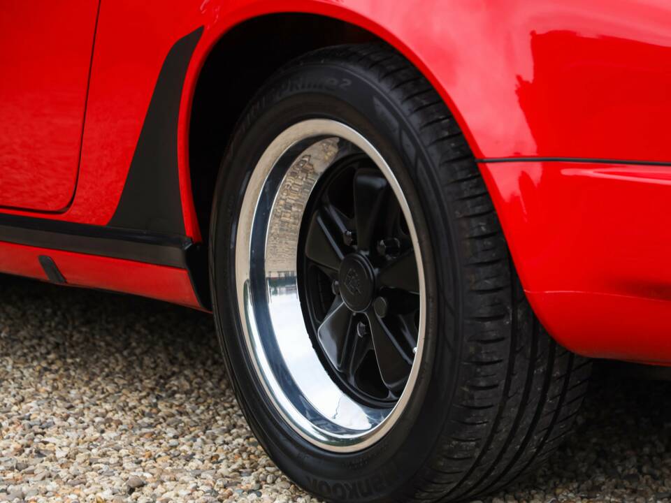 Afbeelding 42/50 van Porsche 911 Carrera 3.2 (1988)