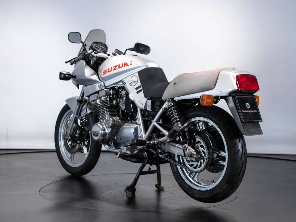 Afbeelding 2/35 van Suzuki GSX 1100 SZ Katana (1983)