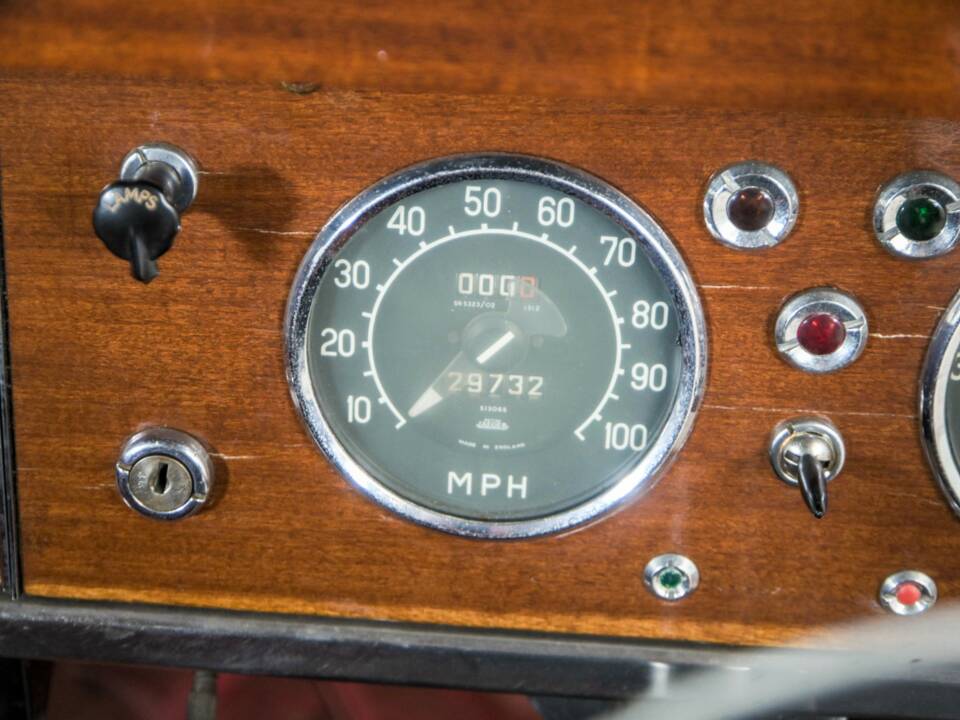 Image 16/50 de Rover 100 (1962)