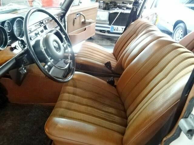 Image 14/34 of Mercedes-Benz 280 SE (1971)