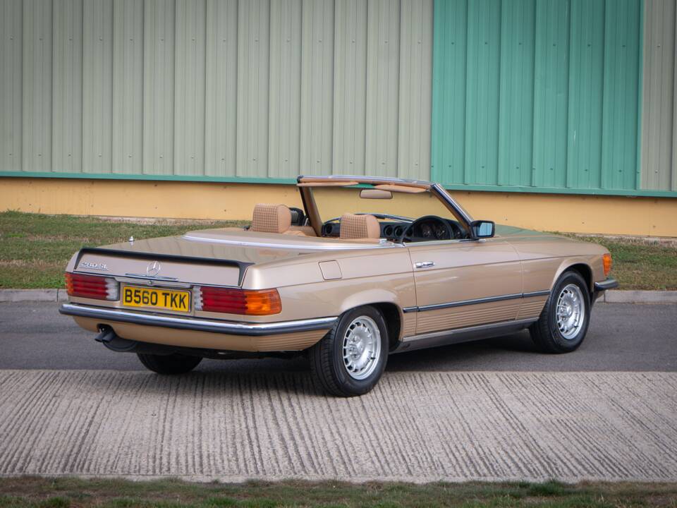 Bild 10/39 von Mercedes-Benz 280 SL (1984)