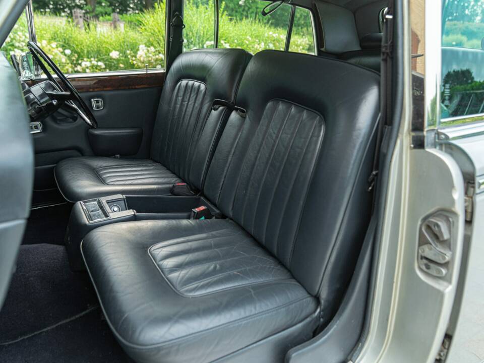 Image 31/50 of Rolls-Royce Silver Wraith II (1979)