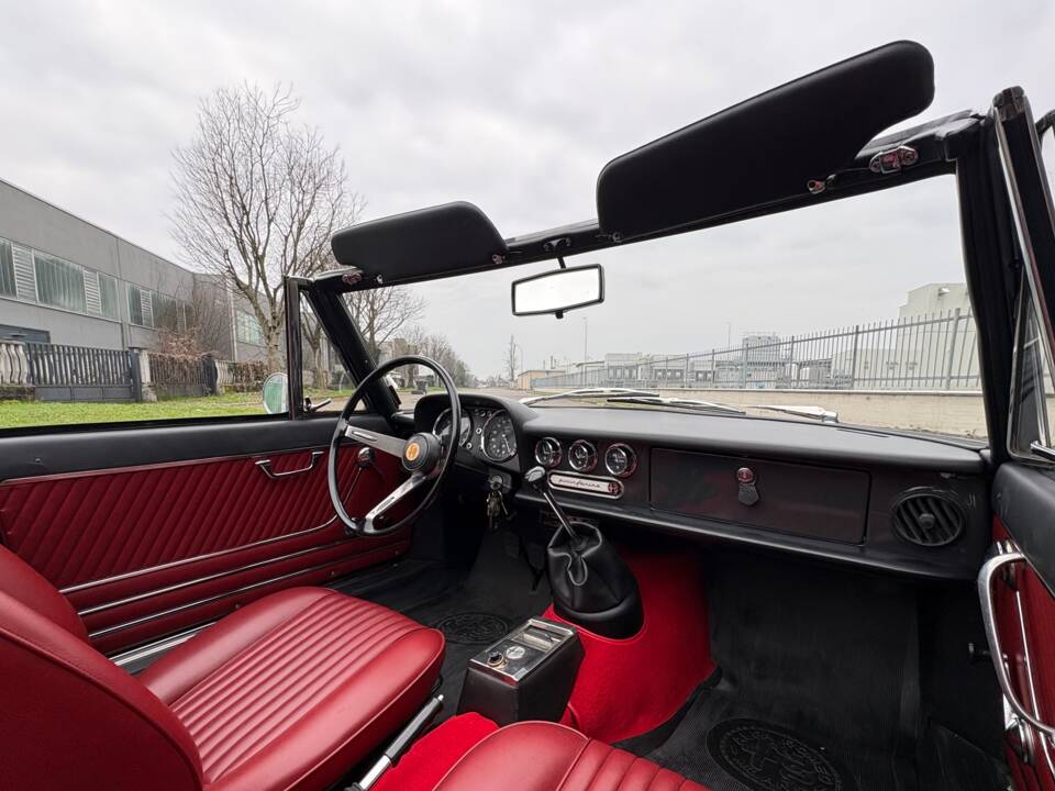 Imagen 7/32 de Alfa Romeo 1750 Spider (1970)