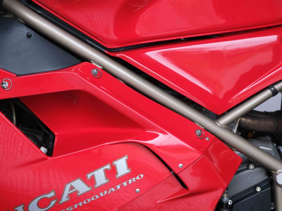 Bild 46/93 von Ducati 916 Strada (1994)