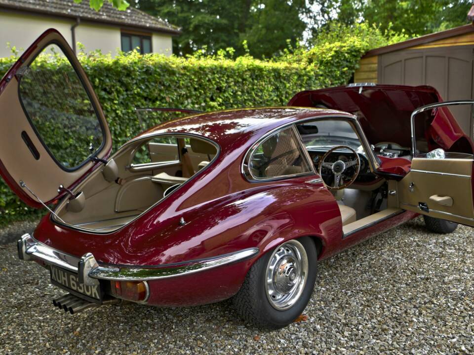 Bild 18/50 von Jaguar E-Type V12 (2+2) (1972)