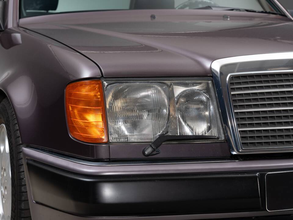 Bild 13/38 von Mercedes-Benz 500 E (1992)