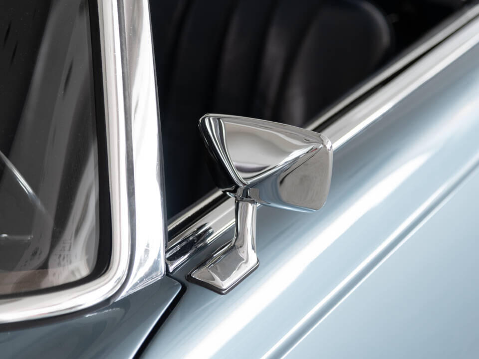 Image 21/48 of Mercedes-Benz 280 SL (1968)