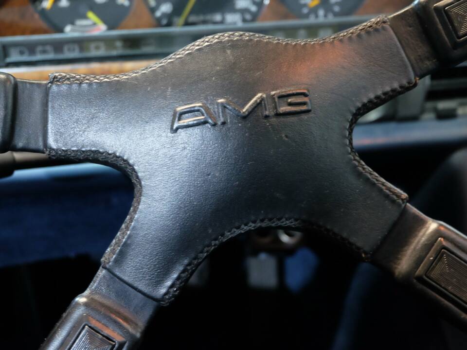 Image 6/29 of Mercedes-Benz 500 SEC (1985)