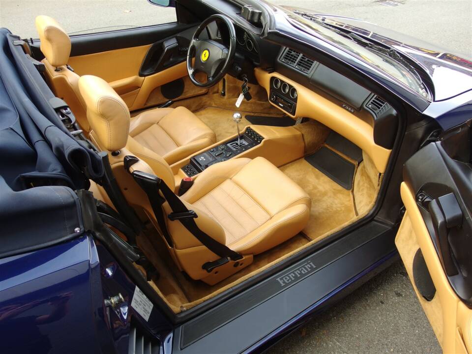Afbeelding 47/100 van Ferrari F 355 Spider (1997)