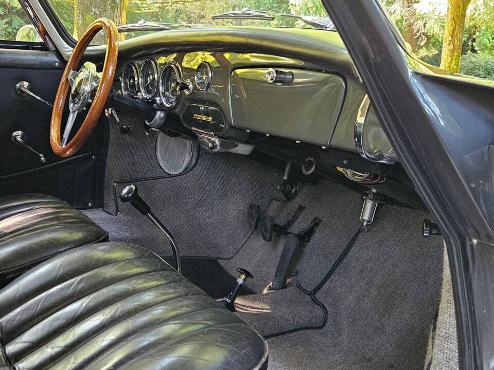 Image 14/33 de Porsche 356 A 1600 (1958)