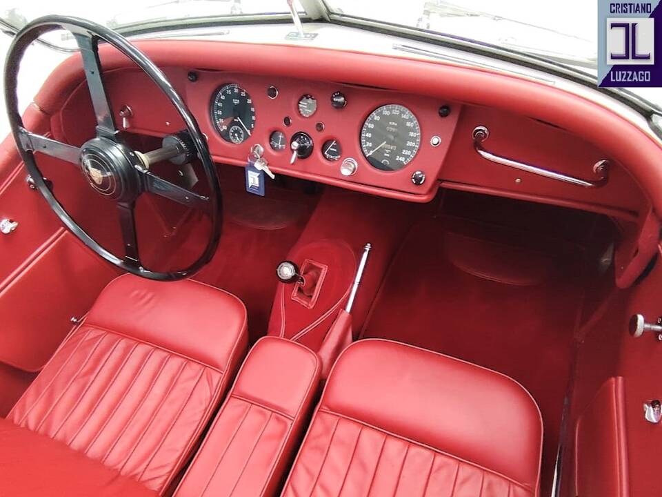 Image 45/74 of Jaguar XK 140 OTS (1956)