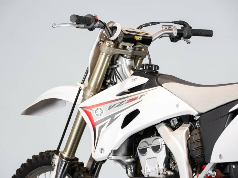 Image 13/50 de Yamaha DUMMY (2008)
