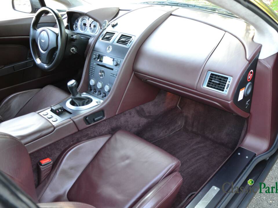 Image 21/50 de Aston Martin V8 Vantage (2005)