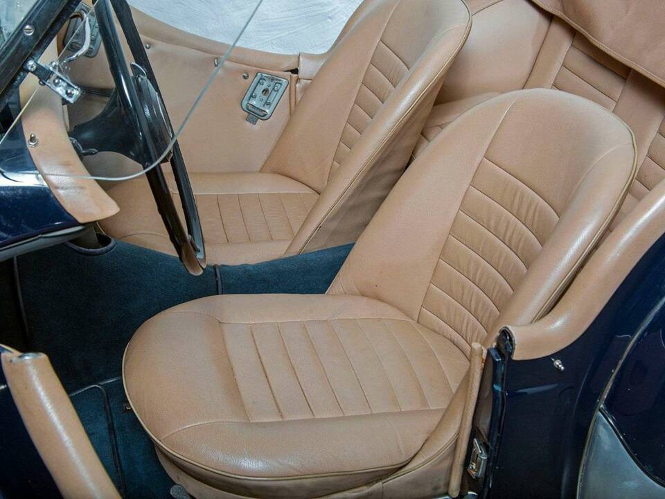 Image 17/20 of Triumph TR 3A (1958)