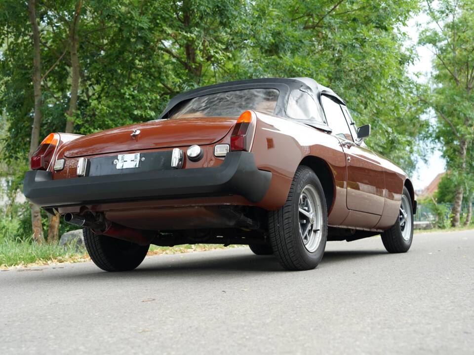 Image 5/100 of MG MGB (1978)