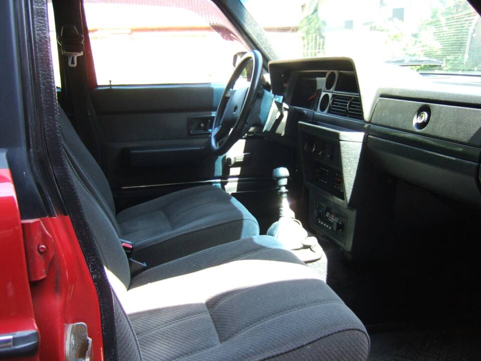 Image 23/30 of Volvo 240 Kombi (1988)
